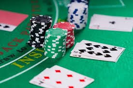 Mobile gaming lounge scene for Philippines users checking sports and casino pages
